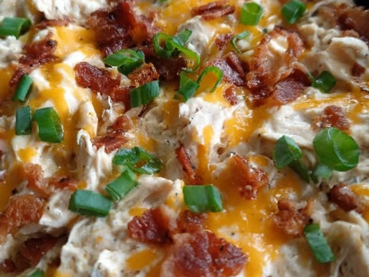 Creamy Crockpot Crack Chicken: Easy Weeknight Dinner - Image 2