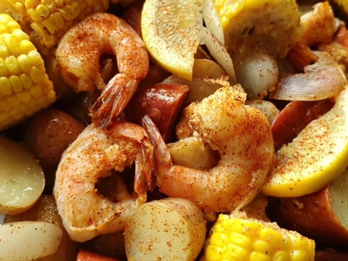 Slow Cooker Shrimp Boil: Effortless Entertaining - Image 1