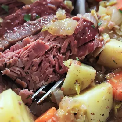 Crock Pot Corned Beef and Cabbage: Simple & Flavorful