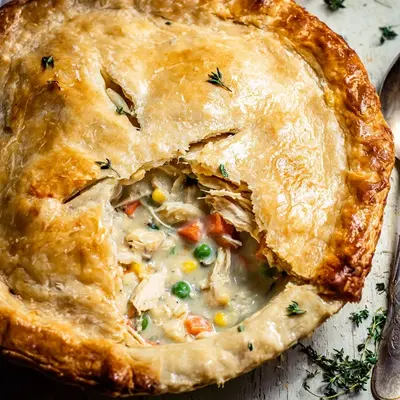 Homestyle Chicken Pot Pie: Flaky & Creamy
