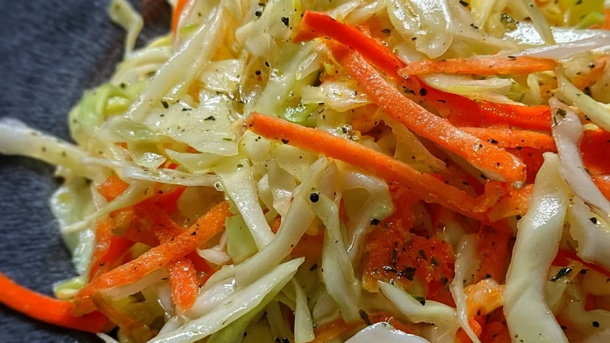 Tangy Classic Vinegar and Oil Coleslaw Recipe