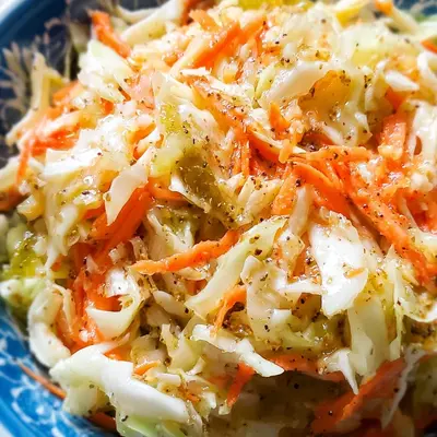 Tangy Sweet Vinegar Coleslaw: A Southern Side